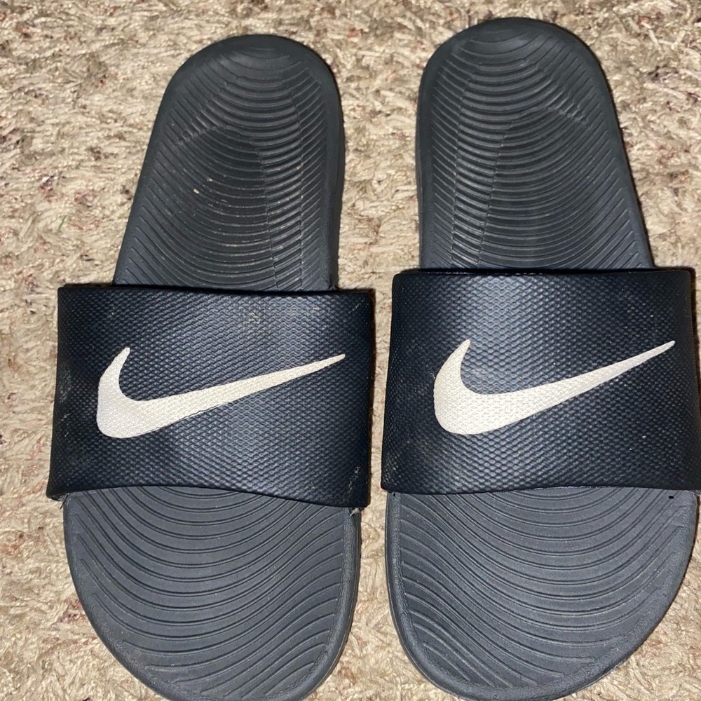 Nike slide slip on sandals size 7 black